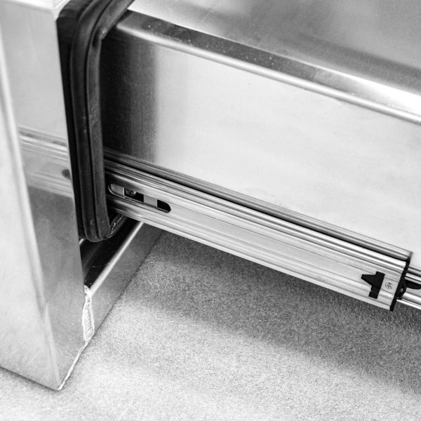 Flat Plate Half Open with 2 Drawers Toolbox