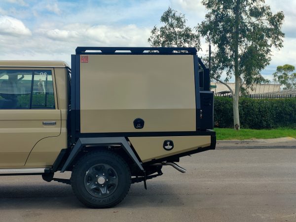 Toyota LC79 Tray & Canopy - Image 2